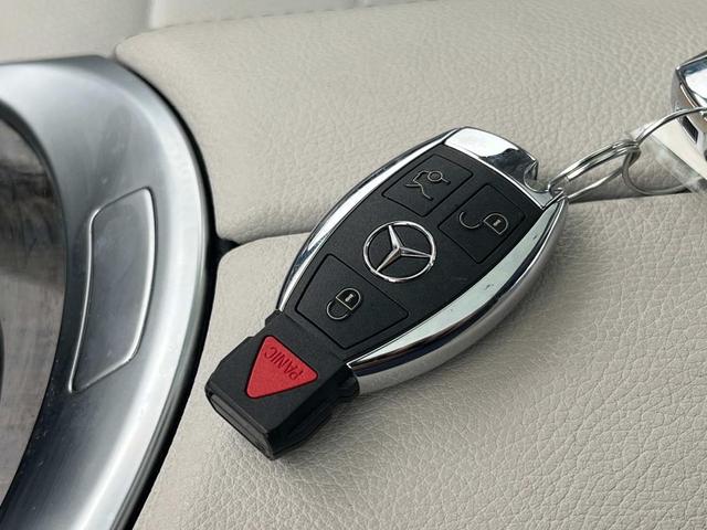 Photo of 2015 Steel Gray Metallic Mercedes-Benz C-Class