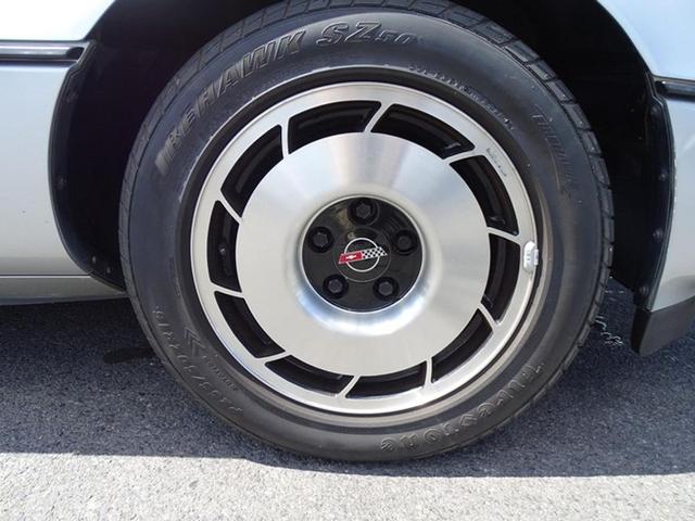 Photo of 1984 SILVER Chevrolet Corvette
