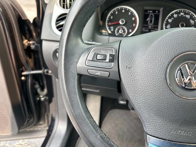 Photo of 2017 Deep Black Pearl Metallic Volkswagen Tiguan