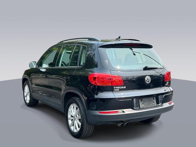 Photo of 2017 Deep Black Pearl Metallic Volkswagen Tiguan