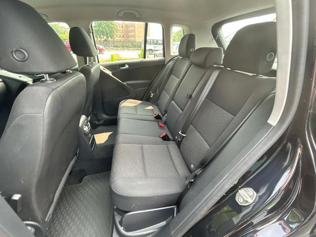 Photo of 2017 Deep Black Pearl Metallic Volkswagen Tiguan