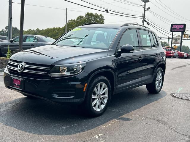 Photo of 2017 Deep Black Pearl Metallic Volkswagen Tiguan
