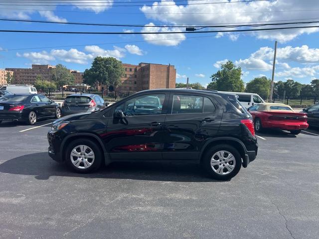 Photo of 2017 Mosaic Black Metallic Chevrolet Trax