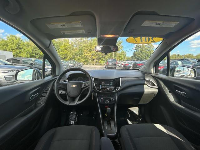 Photo of 2017 Mosaic Black Metallic Chevrolet Trax