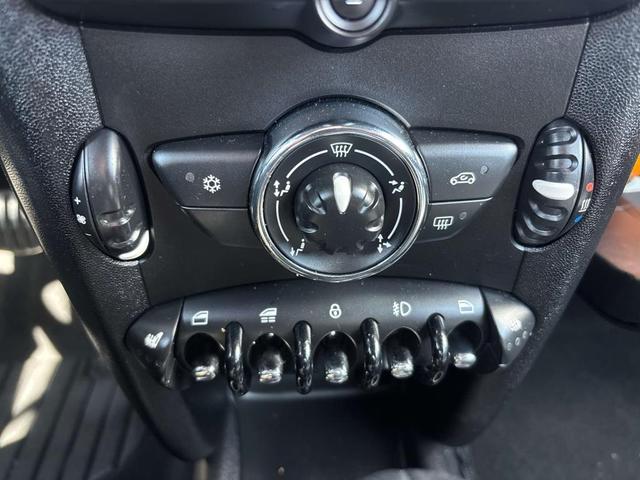 Photo of 2012 Pepper White MINI Cooper S
