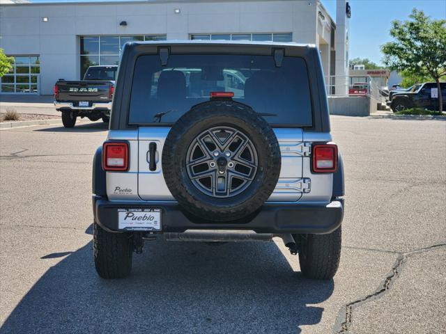 Photo of 2024 Silver Zynith Clearcoat Jeep Wrangler
