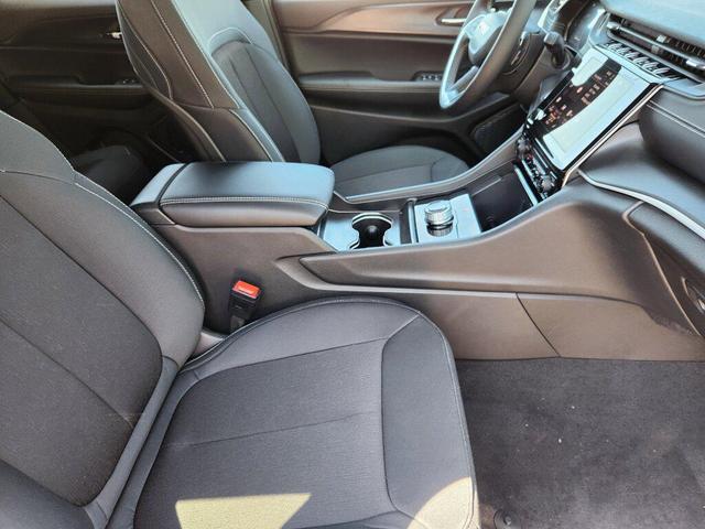 Photo of 2025 Velvet Red Pearlcoat Jeep Grand Cherokee