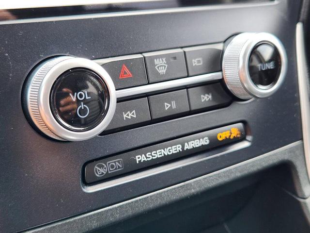 Photo of 2023 Oxford White Ford Edge