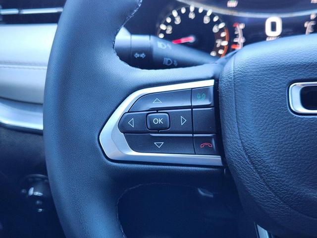 Photo of 2025 Silver Zynith Metallic Clearcoat Jeep Compass