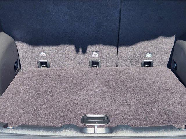 Photo of 2025 Silver Zynith Metallic Clearcoat Jeep Compass