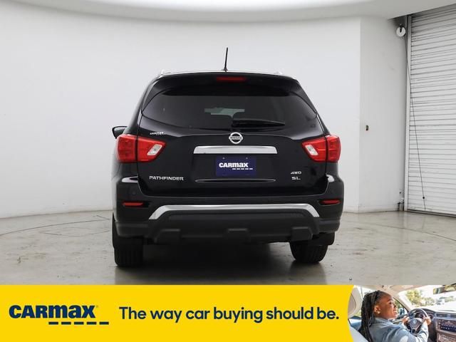 Photo of 2017 Black Nissan Pathfinder