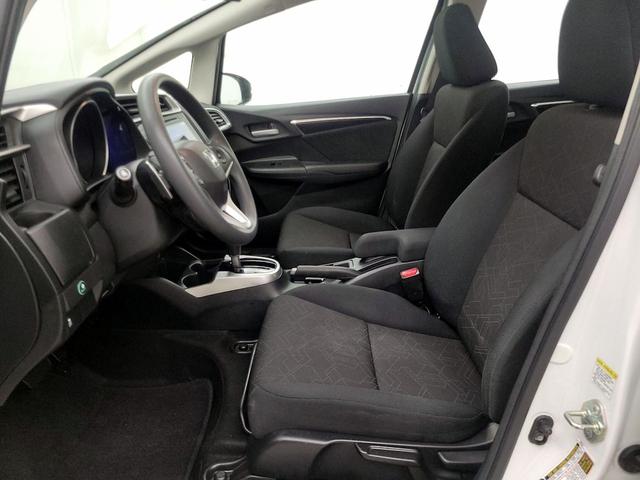 Photo of 2015 White Honda Fit