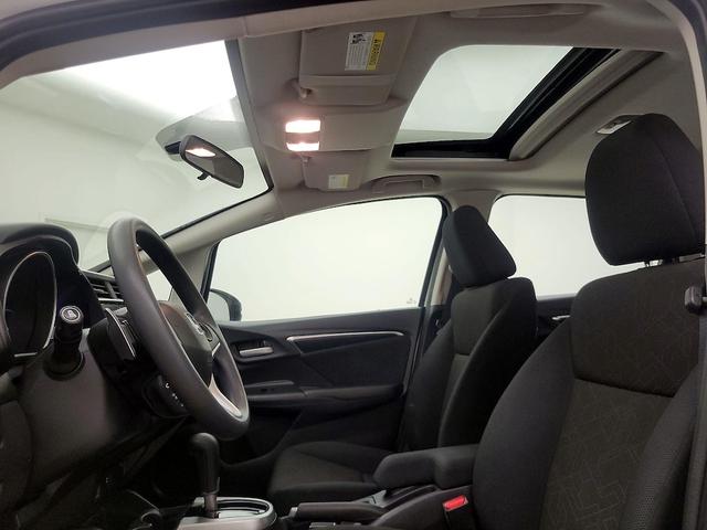 Photo of 2015 White Honda Fit