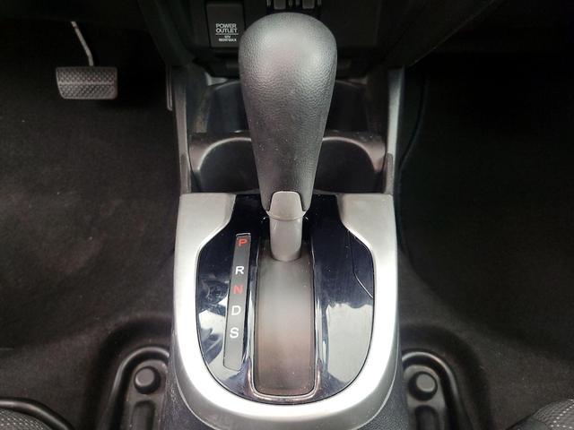 Photo of 2015 White Honda Fit