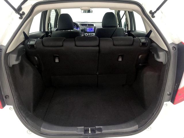 Photo of 2015 White Honda Fit