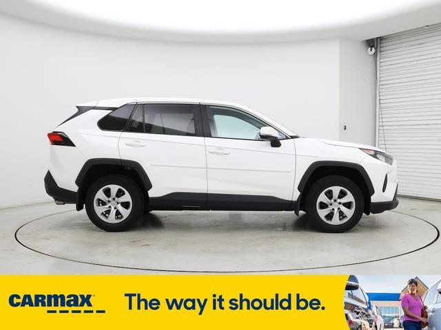Photo of 2022 White Toyota RAV4