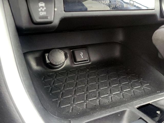 Photo of 2022 White Toyota RAV4