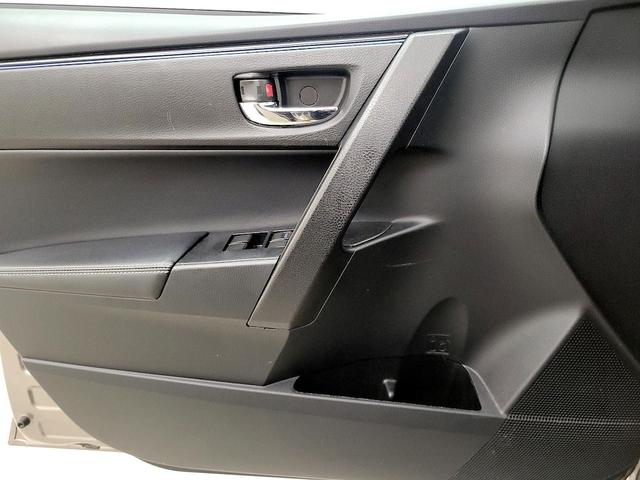 Photo of 2018 Gray Toyota Corolla
