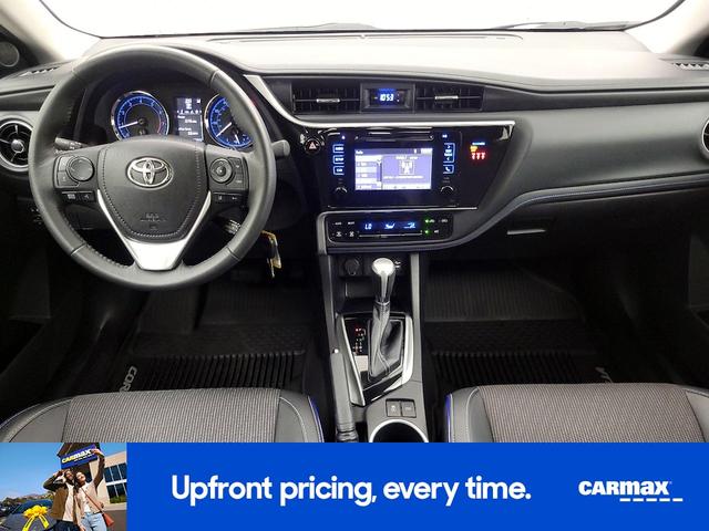 Photo of 2018 Gray Toyota Corolla