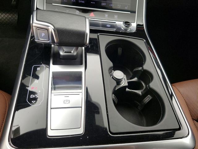 Photo of 2021 White Audi Q7