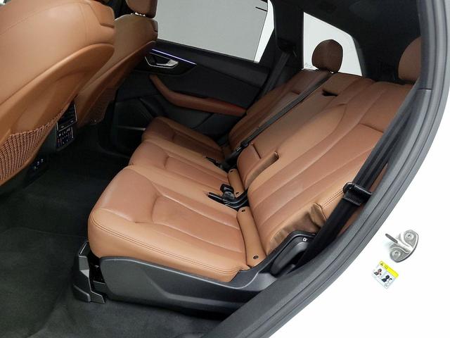 Photo of 2021 White Audi Q7