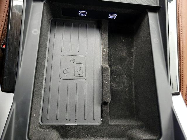 Photo of 2021 White Audi Q7
