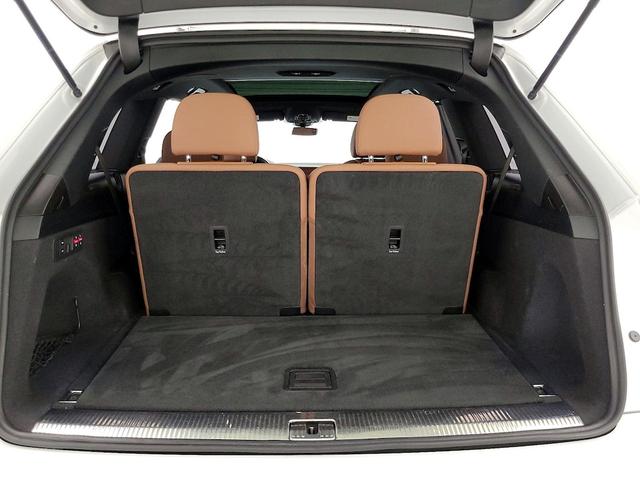 Photo of 2021 White Audi Q7