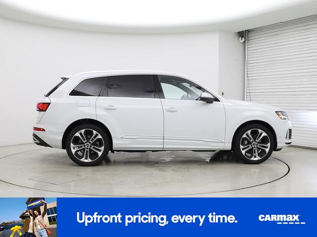 Photo of 2021 White Audi Q7