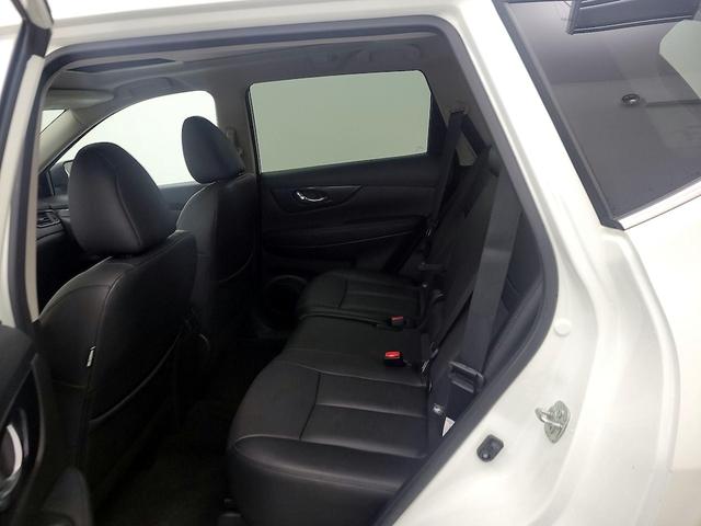 Photo of 2020 White Nissan Rogue