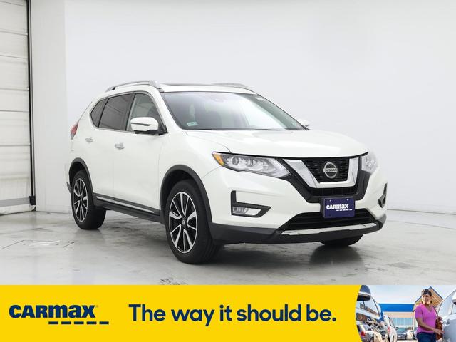Photo of 2020 White Nissan Rogue