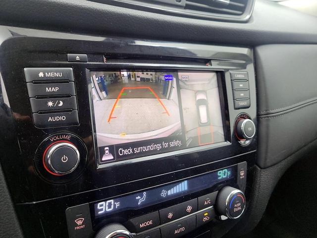 Photo of 2020 White Nissan Rogue