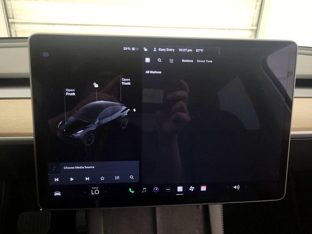 Photo of 2021 Black Tesla Model Y