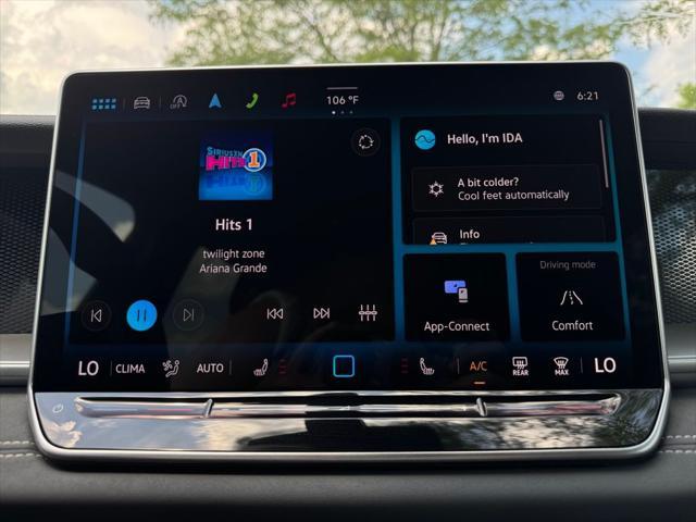 Photo of 2025 Platinum Gray Volkswagen Tiguan