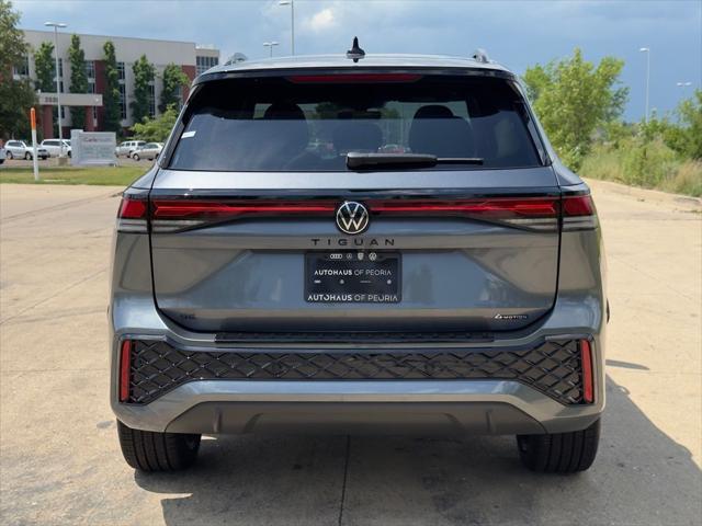Photo of 2025 Platinum Gray Volkswagen Tiguan