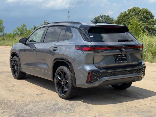 Photo of 2025 Platinum Gray Volkswagen Tiguan