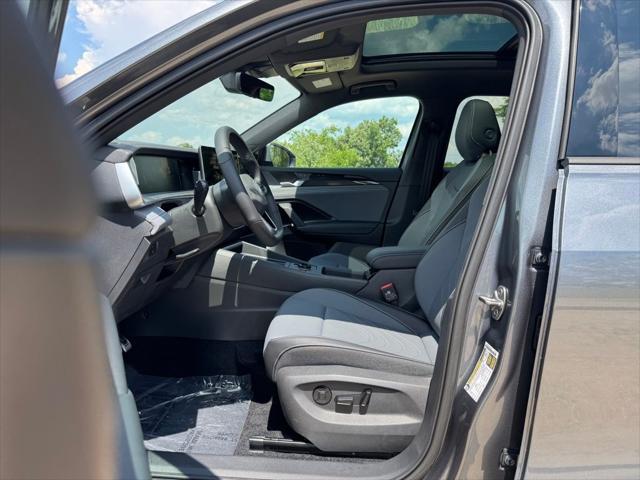 Photo of 2025 Platinum Gray Volkswagen Tiguan