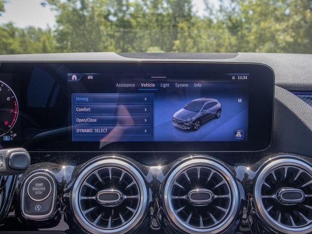 Photo of 2024 White Mercedes-Benz GLA 250