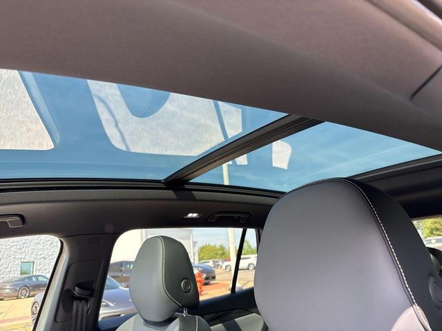 Photo of 2025 Sandstone Volkswagen Tiguan