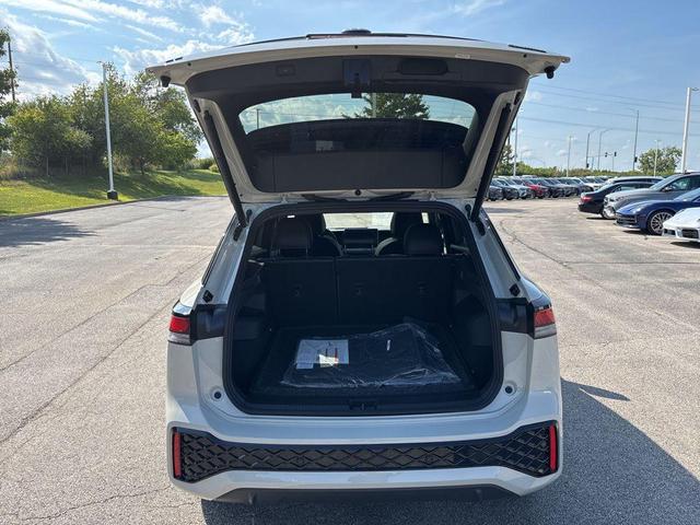 Photo of 2025 Sandstone Volkswagen Tiguan
