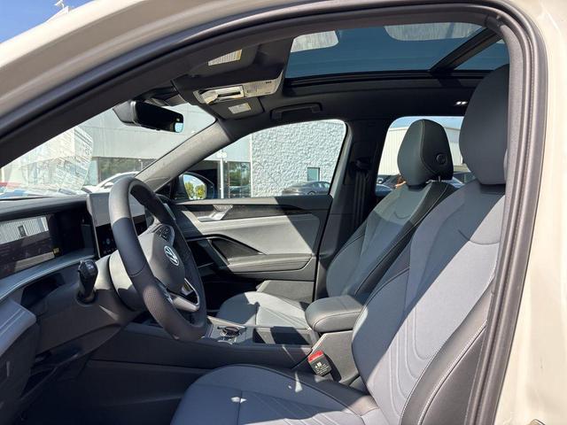 Photo of 2025 Sandstone Volkswagen Tiguan