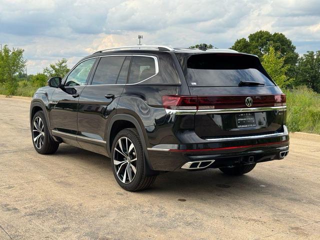 Photo of 2024 Deep Black Pearl Volkswagen Atlas