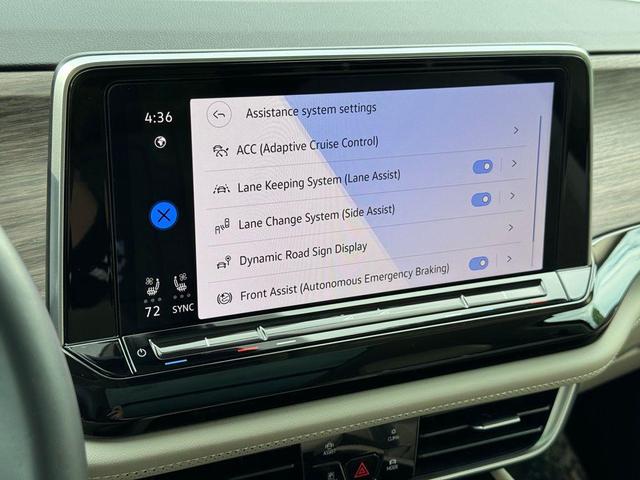 Photo of 2024 Deep Black Pearl Volkswagen Atlas