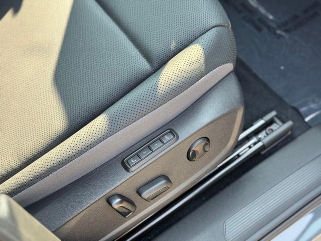Photo of 2025 pure gray Volkswagen ID.4