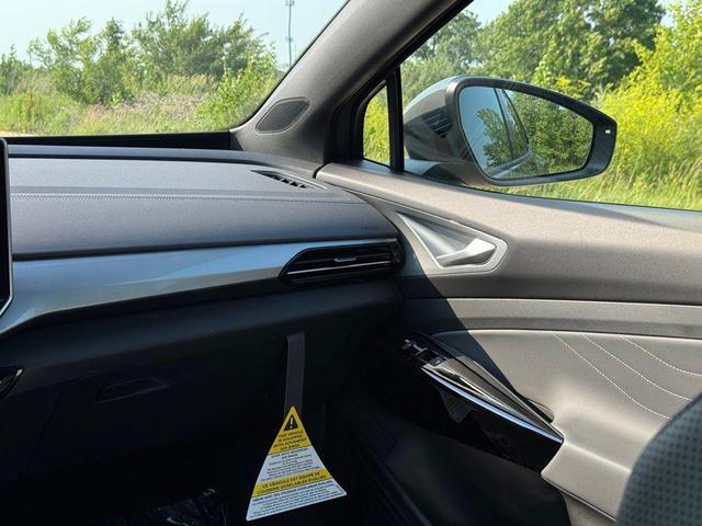 Photo of 2025 pure gray Volkswagen ID.4
