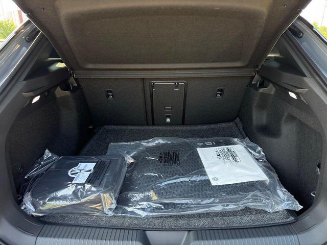 Photo of 2025 pure gray Volkswagen ID.4