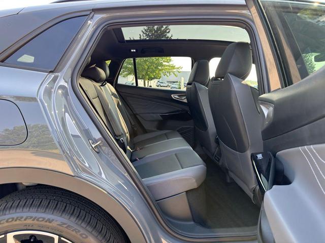 Photo of 2025 pure gray Volkswagen ID.4