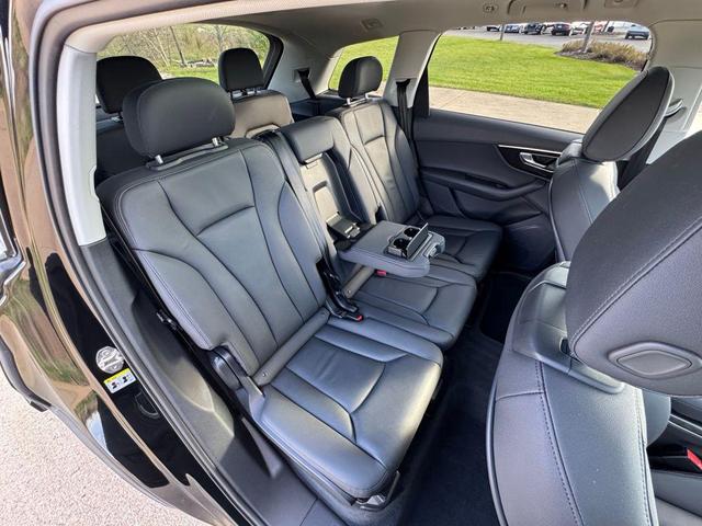 Photo of 2023 Mythos Black Metallic Audi Q7