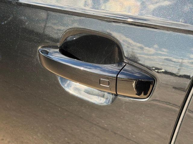Photo of 2023 Mythos Black Metallic Audi Q7