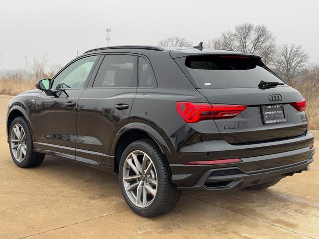 Photo of 2025 Mythos Black Metallic Audi Q3