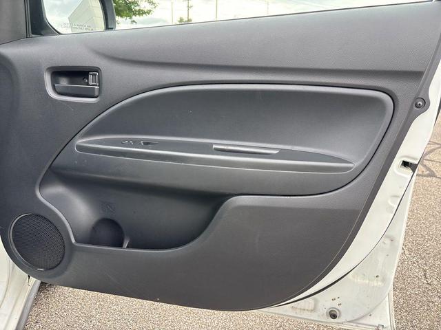 Photo of 2019 Pearl White Mitsubishi Mirage G4
